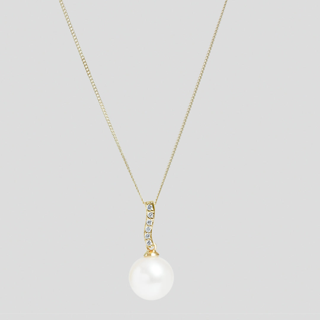 14k Minimalist Pearl/Diamond shops Necklce